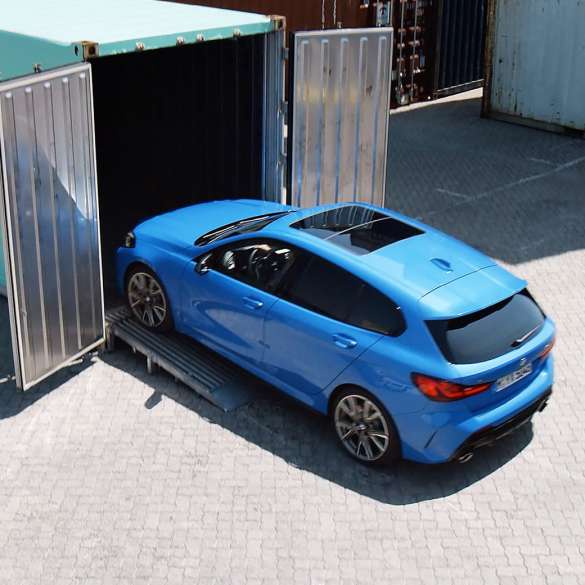 BMW 1 serijos Parkavimo asistentas BMW 1 serijos Parkavimo asistentas su atbulinės eigos asistentu