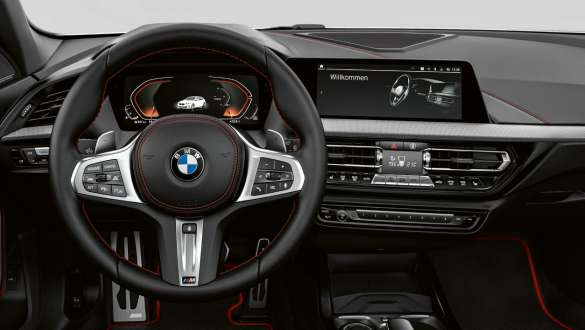 BMW 1 serijos 128ti (F40) M odinis vairas su kontrastingomis siūlėmis BMW 1 serijos 128ti (F40) M odinis vairas su kontrastingomis siūlėmis