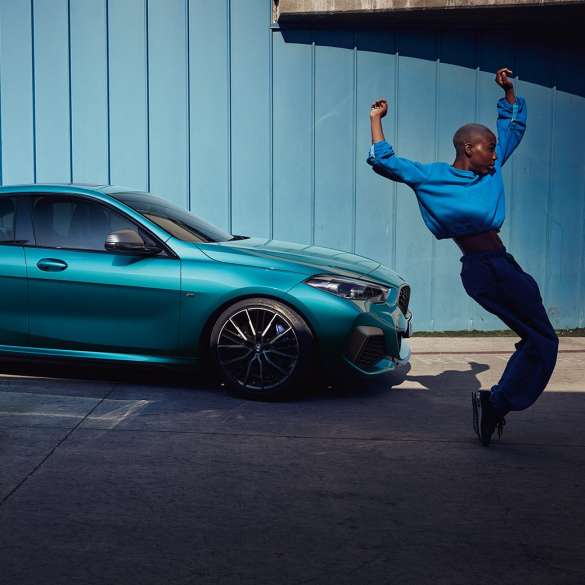 Kupė siluetas BMW 2 serijos Gran kupė Kupė siluetas BMW 2 serijos Gran kupė Snapper Rocks Blue mėlyno metaliko spalvos F44 2020 vaizdas iš šono