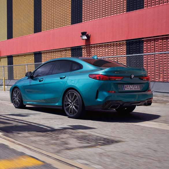 Videoklipas apie BMW 2 serijos Gran kupė Videoklipas apie BMW 2 serijos Gran kupė F44, Snapper Rocks Blue mėlyno metaliko spalvos eksterjeras