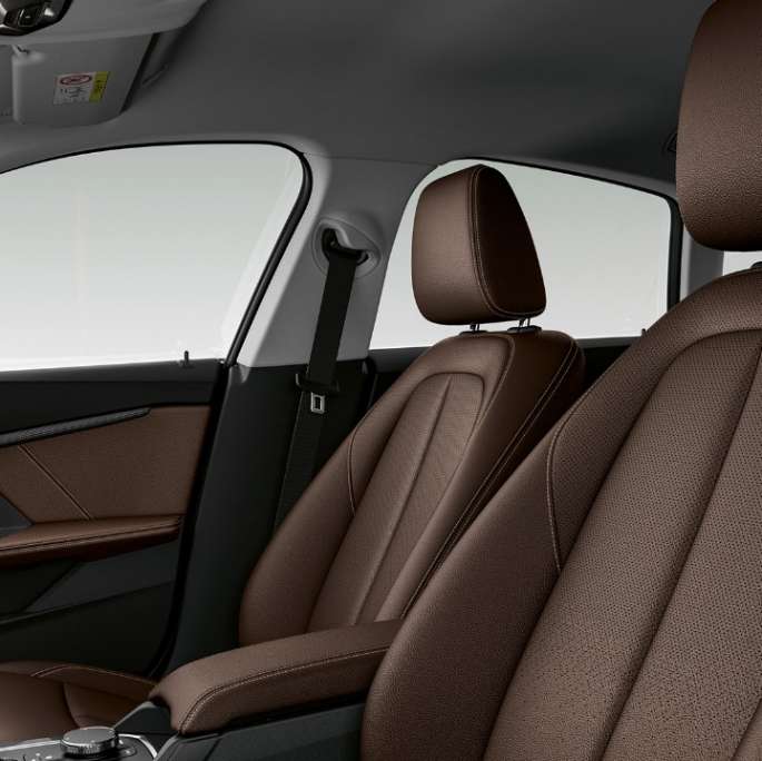 Sportinės sėdynės BMW 2 serijos Gran kupė Model Advantage serija Sportinės sėdynės BMW 2 serijos Gran kupė Model Advantage serija spalvos F44 interjeras