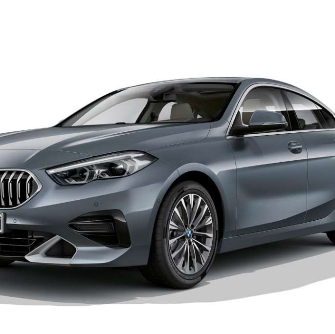 BMW grotelės BMW 2 serijos Gran kupė Model Luxury Line serija BMW grotelės BMW 2 serijos Gran kupė Model Luxury Line serija Storm Bay metaliko spalvos F44 trijų ketvirčių vaizdas iš priekio