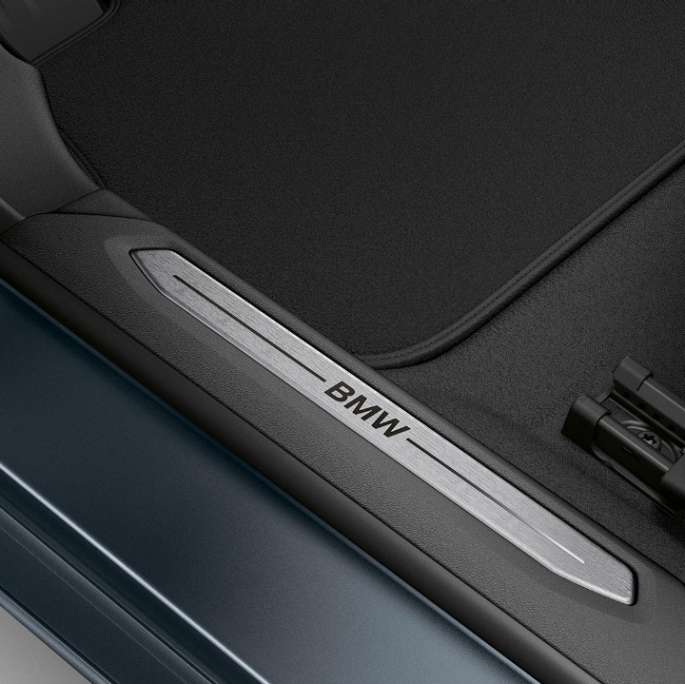 Durelių slenksčių apdaila BMW 2 serijos Gran kupė Model Luxury Line serija Durelių slenksčių apdaila BMW 2 serijos Gran kupė Model Luxury Line serija F44 interjeras