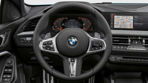 M sportinis vairas BMW 2 serijos Gran kupė M sportinis vairas su Servotronic BMW 2 serijos Gran kupė F44 vairuotojo erdvė