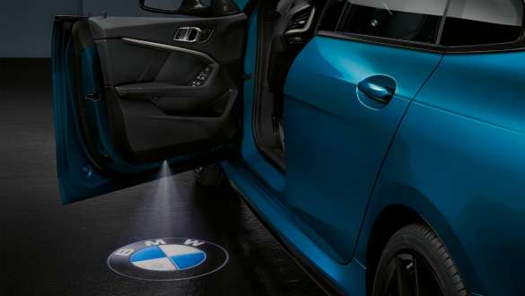 BMW LED durelių projektoriai BMW 2 serijos Gran kupė BMW LED durelių projektoriai BMW 2 serijos Gran kupė (F44) mėlynos metalizuotos Snapper Rocks spalvos eksterjeras