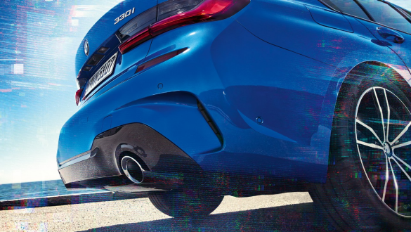 BMW 3 serijos sedanas, M sportinis diferencialas. Side view oft he rear of the BMW 3 Series Sedan from below.