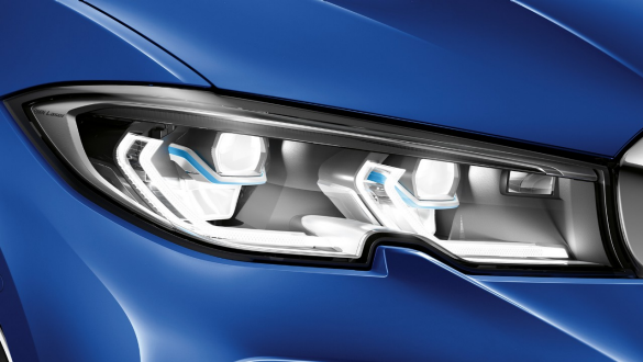 BMW 3 serijos sedanas, “BMW Laserlight” Priekinio kairiojo žibinto su BMW Laserlight šoninis vaizdas iš arti.