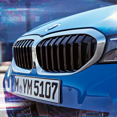 BMW 3 serijos sedanas, dvigubos grotelės BMW 3 serijos sedano dvigubos grotelės iš arti