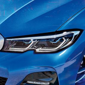 BMW 3 serijos sedanas, BMW Laserlight Dešiniojo priekinio žibinto su BMW Laserlight priartintas vaizdas iš šono