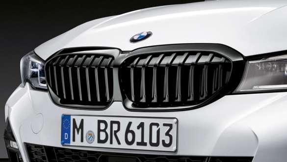BMW 3 serijos sedanas (G20), <i>M Performance</i> priekinės grotelės itin blizgios juodos spalvos BMW 3 serijos sedanas (G20), <i>M Performance</i> priekinės grotelės itin blizgios juodos spalvos
