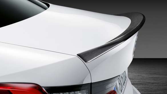 BMW 3 serijos sedanas (G20), <i>M Performance</i> galinis aptakas iš anglies pluošto BMW 3 serijos sedanas (G20), <i>M Performance</i> galinis aptakas iš anglies pluošto