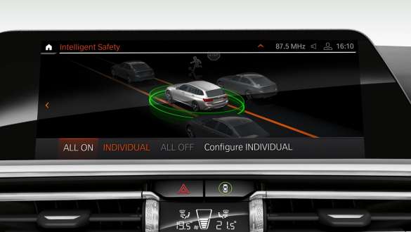 Crossroads įspėjimo apie sankryžas sistema su stabdymo mieste funkcija BMW 3 serijos Touring, Crossroads įspėjimo apie sankryžas sistema su stabdymo mieste funkcija