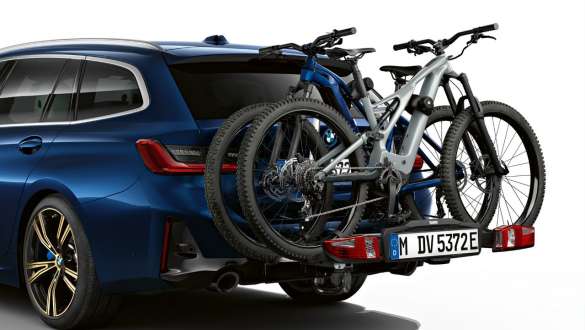 BMW dviračių laikiklis <i>Rear Bicycle Rack Pro 2.0</i> BMW 3 serijos Touring LCI G21 dviračių laikiklis BMW <i>Rear Bicycle Rack Pro 2.0</i>