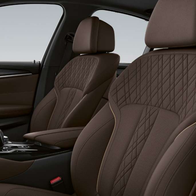Apmušalai, BMW 5 serijos sedanas G30 Luxury Line Išskirtinė mokos spalvos Nappa oda su išskirtinėmis siūlėmis ir kontrastingais apvadais, BMW 5 serijos sedanas 520d xDrive G30 2020 Luxury Line, interjeras