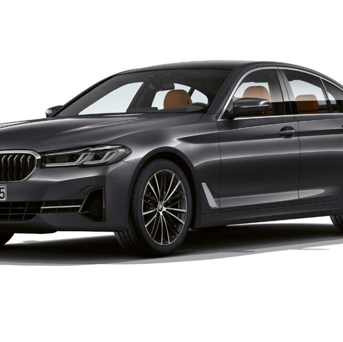 BMW 5 serijos sedanas G30, bazinės komplektacijos BMW 5 serijos sedanas 540i G30 2020, bazinės komplektacijos, pilkos Sophisto Grey spalvos, trijų ketvirčių vaizdas iš priekio