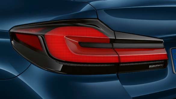 LED galiniai žibintai, BMW 5 serijos sedanas G30 LED galiniai žibintai, BMW 5 serijos sedanas Facelift 2020, mėlynos Phytonic Blue spalvos priartintas vaizdas iš galo