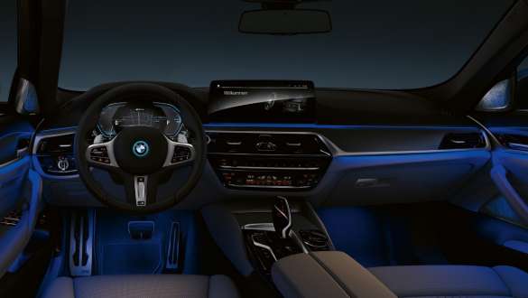 Aplinkos apšvietimas, BMW 5 serijos sedanas G30 Aplinkos apšvietimas, BMW 5 serijos sedano G30 Facelift 2020 interjeras