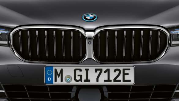 BMW priekinės grotelės BMW 5 serijos Touring BMW priekinės grotelės, BMW 5 serijos Touring G31 Facelift 2020 priartintas vaizdas iš priekio