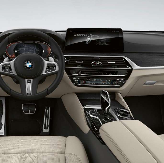 BMW 6 serijos Gran Turismo G32 2020 M Sport paketas, vairuotojo erdvė BMW 6 serijos Gran Turismo G32 640i xDrive 2020 M Sport paketas, Nappa oda dramblio kaulo spalvos, interjeras