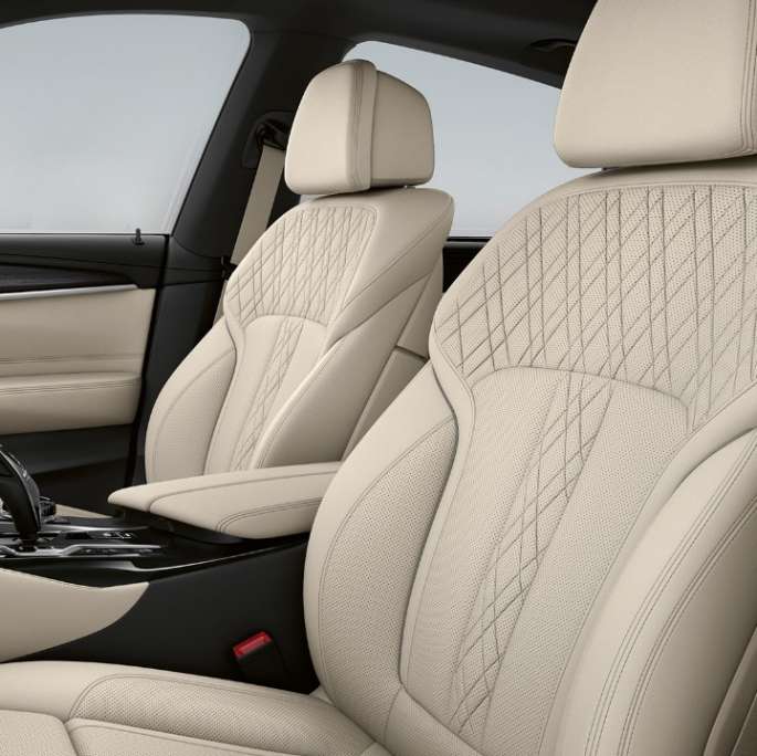 BMW 6 serijos Gran Turismo G32 640i xDrive 2020 M Sport paketas, apmušalai Išskirtinės Nappa odos apmušalai dramblio kaulo spalvos BMW 6 serijos Gran Turismo G32 640i xDrive 2020 M Sport paketas, interjeras