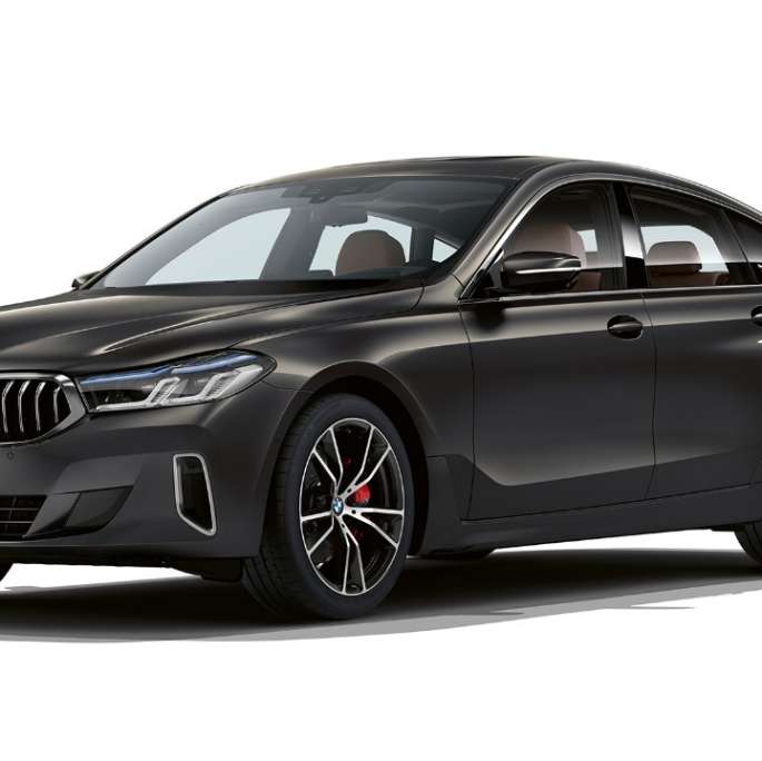 BMW 6 serijos Gran Turismo G32 2020 Luxury Line modelis BMW 6 serijos Gran Turismo G32 640d xDrive 2020 Luxury Line modelis pilkos Dravit Grey spalvos, trijų ketvirčių vaidas iš priekio