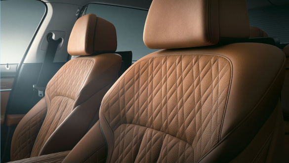 BMW 7 serijos sedano „Nappa“ odos sėdynės BMW serijos sedanas: priartintas „Nappa“ odos sėdynių vaizdas