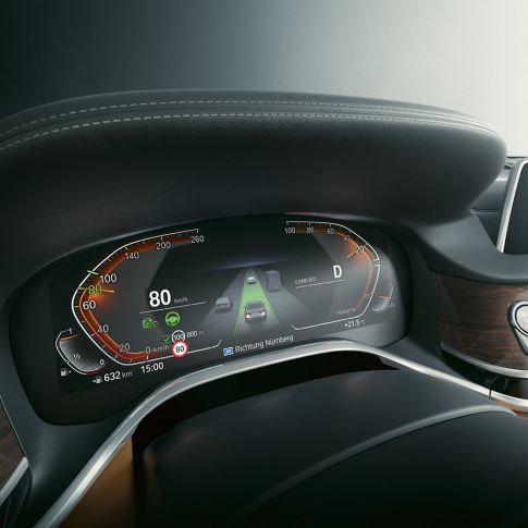 BMW 7 serijos sedanas: „BMW Live Cockpit Professional“ BMW 7 serijos sedanas: priartintas „BMW Live Cockpit Professional“ vaizdas