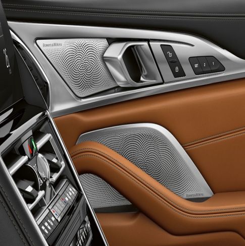 BMW M850i xDrive, interjeras, „Bowers & Wilkins Diamond“ erdvinio garso sistema. BMW M850i xDrive, interjeras, „Bowers & Wilkins Diamond“ erdvinio garso sistema.