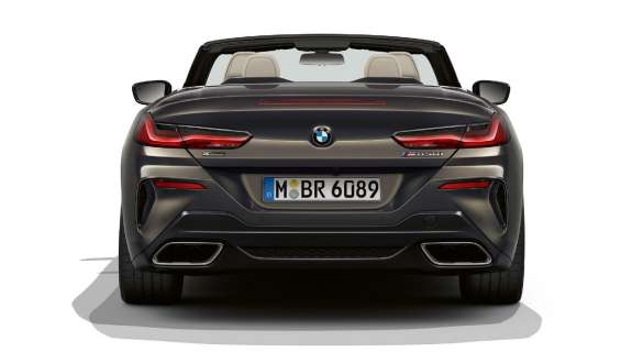 BMW M850i xDrive „Dravit Grey“ pilko metaliko spalvos, sportinė išmetimo sistema. BMW M850i xDrive „Dravit Grey“ pilko metaliko spalvos,sportinė išmetimo sistema.