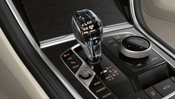 BMW M850i xDrive „Dravit Grey“ pilko metaliko spalvos, važiavimo patirties kontrolė. BMW M850i xDrive „Dravit Grey“ pilko metaliko spalvos, važiavimo patirties kontrolė.