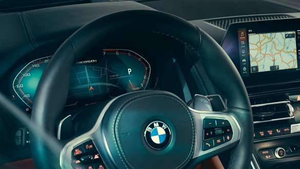 Prietaisų skydelis BMW 8 serijos kupė vairuotojo erdvė, vairas ir prietaisų skydelis