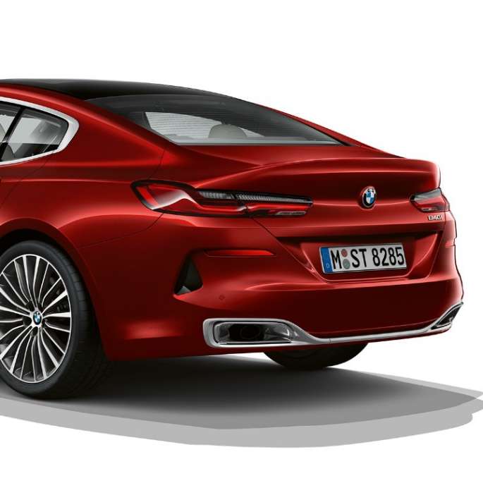 Bazinio modelio trijų ketvirčių vaizdas iš galo BMW 8 serijos Gran kupė, bazinio modelio trijų ketvirčių vaizdas iš galo