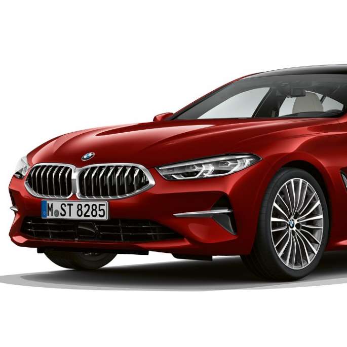 Bazinio modelio trijų ketvirčių vaizdas iš priekio BMW 8 serijos Gran kupė, bazinio modelio trijų ketvirčių vaizdas iš priekio