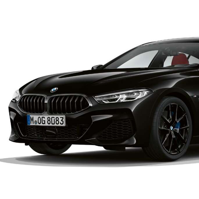M Sport paketo trijų ketvirčių vaizdas iš priekio BMW 8 serijos Gran kupė, M Sport paketo trijų ketvirčių vaizdas iš priekio