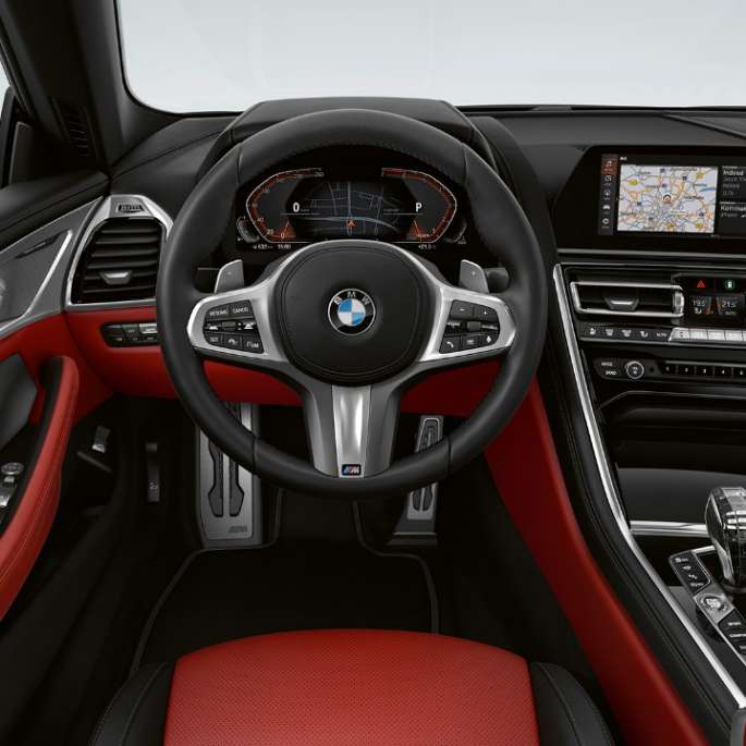 M Sport paketo vairuotojo erdvė BMW 8 serijos Gran kupė, M Sport paketo vairuotojo erdvė