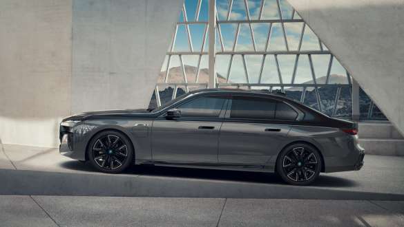 Parking Assistant Professional funkcija BMW M760e xDrive sedanas G70 Parking Assistant Professional funkcija BMW M760e xDrive sedanas G70