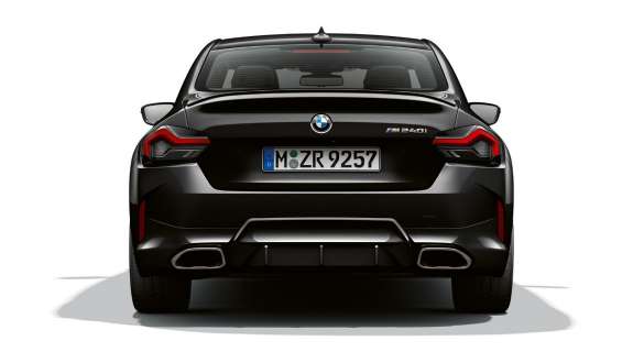 BMW M240i G42 galinės dalies dizainas Galinės dalies dizainas BMW M240i G42