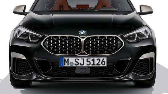 M Aerodynamics aerodinaminis paketas BMW M235i xDrive Gran kupė priekis M Aerodynamics aerodinaminis paketas BMW M235i xDrive Gran kupė Black Sapphire juodo metaliko spalvos F44 priekis