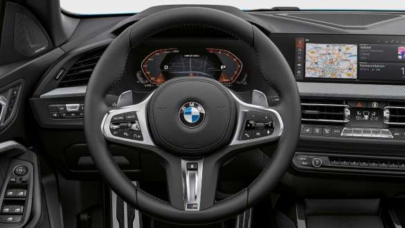M odinis vairas BMW M235i xDrive Gran kupė M odinis vairas BMW M235i xDrive Gran kupė F44 vairuotojo erdvė