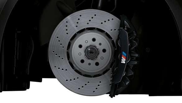 M Carbon anglies pluošto keraminiai stabdžiai, BMW M3 Competition Touring G81 BMW M3 Competition Touring G81, M Carbon anglies pluošto keraminių stabdžių vaizdas iš arti