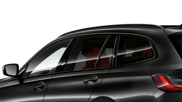 BMW M340i xDrive Touring (G21), itin blizgi M <i>Shadow Line</i> BMW M340i xDrive Touring (G21), itin blizgi M <i>Shadow Line</i>