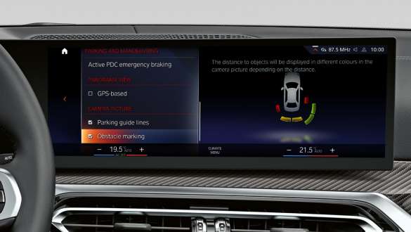 <i>Parking Assistant Plus</i> funkcija BMW M340i xDrive ir M340d xDrive Touring G21<i> <i>Parking Assistant Plus</i> </i>
