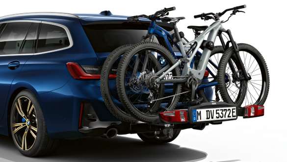 Dviračių laikiklis BMW <i>Rear Bicycle Rack Pro 2.0</i> BMW M340i xDrive ir M340d xDrive Touring G21 BMW gale tvirtinamas dviračių laikiklis <i>Pro 2.0</i>