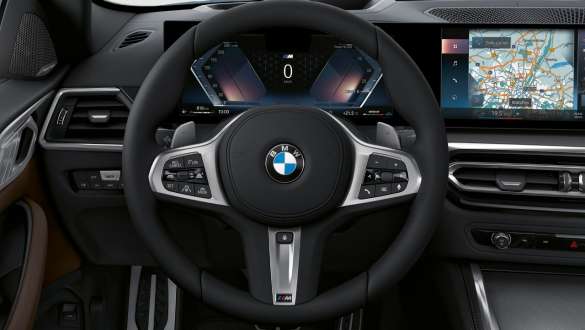 M odinis vairas, BMW M440i xDrive kupė G22 2020 BMW M440i xDrive kupė G22 2020 M odinis vairas, interjero vaizdas iš arti