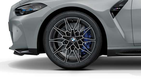 19/20 colių kaltiniai 826 M ratlankiai BMW M4 kupė G82 2020 BMW M4 kupė G82 2020 19/20 colių M kaltiniai 826 M ratlankiai ratlankio vaizdas iš arti