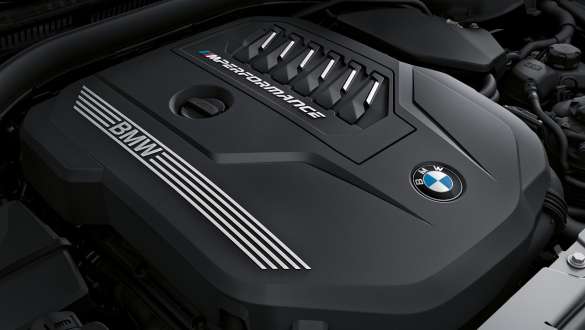 BMW <i>M TwinPower Turbo</i> 6 cilindrų benzininis variklis BMW M440i xDrive kupė G22 2020 BMW M440i xDrive kupė G22 82 2020 BMW M TwinPower Turbo vienaeilio 6 cilindrų benzininio variklio vaizdas iš arti