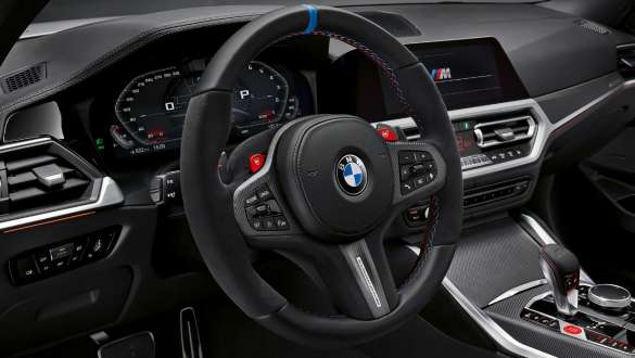<i>M Performance</i> vairas <i>Pro</i> BMW M4 kupė G82 2020 BMW M4 kupė G82 2020 <i>M Performance</i> vairas <i>Pro</i> interjero vaizdas iš arti