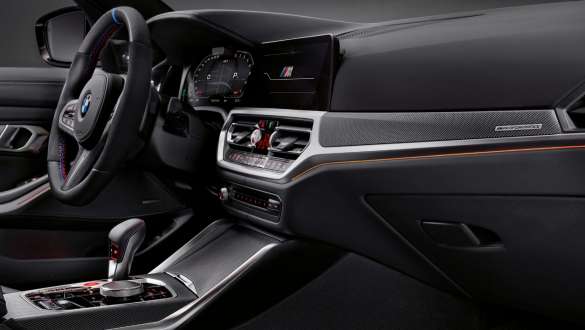 <i>M Performance</i> interjero apdaila iš anglies pluošto BMW M4 kupė G82 2020 BMW M4 kupė G82 2020 <i>M Performance</i> interjero apdaila iš anglies pluošto, interjero vaizdas iš arti