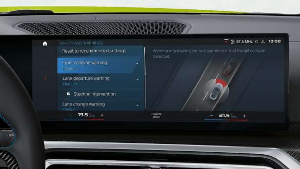 <i>Driving Assistant Professional</i> funkcija BMW 4 serijos M kupė G82 G22 BMW 4 serijos M kupė G82 G22 <i>Driving Assistant Professional</i> funkcija