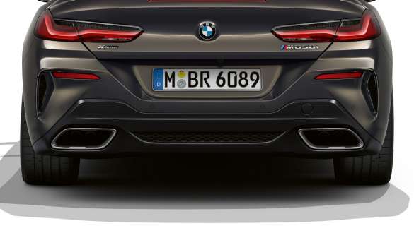 M Sport išmetimo sistema. BMW M850i xDrive kabrioletas su M Sport išmetimo sistema.